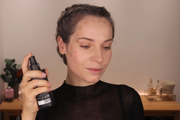 5 фиксаторов макияжа, которые помогут "сохранить лицо"