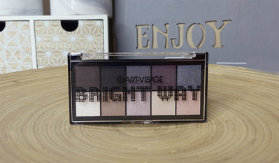 Палетка теней “Bright Way” от ART VISAGE – дневной и вечерний макияж глаз в компактной палитре
